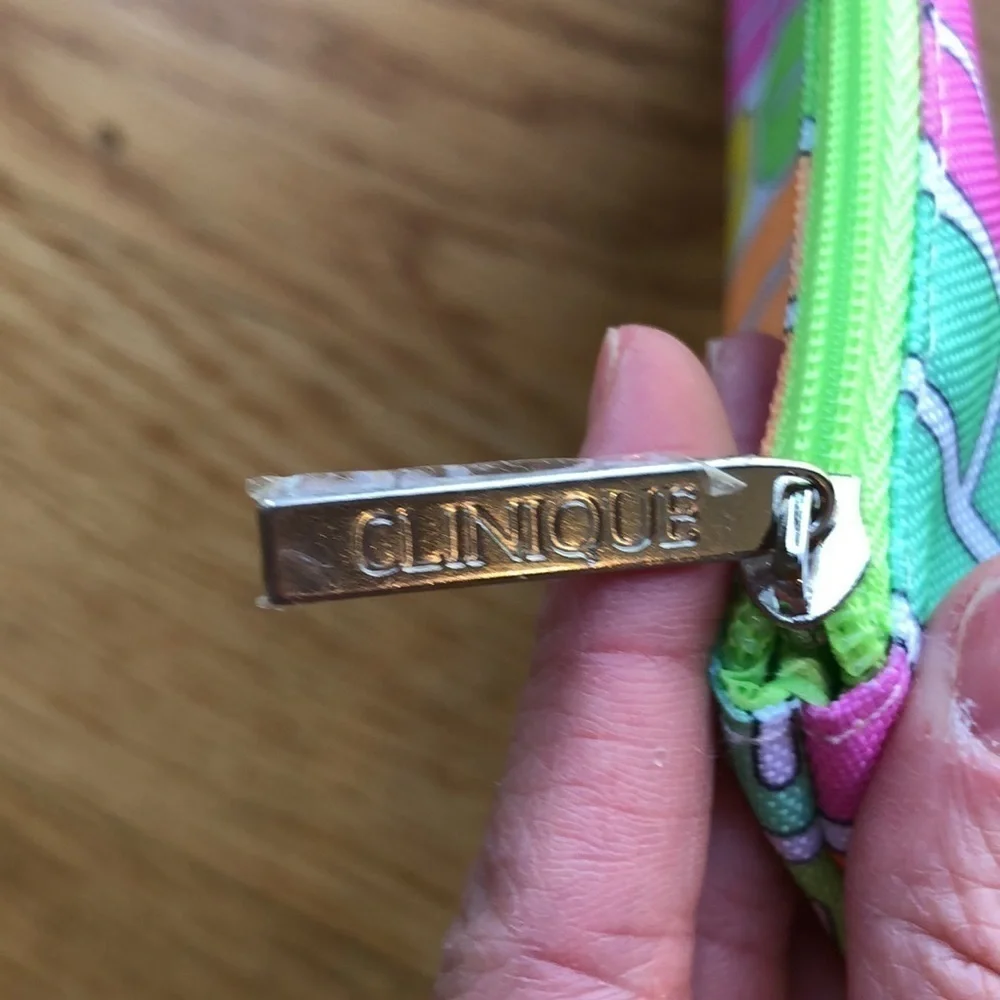 Clinique Pouch